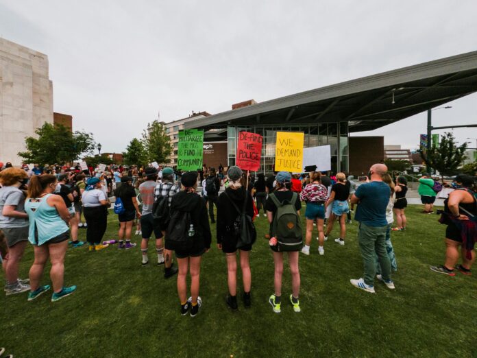 pexels-photo-4605673